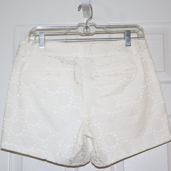 Banana Republic  | White Jacquard Geometric Shorts, Size 4 - Picture 2 of 7